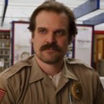 Dez anos depois, David Harbour é brutalmente honesto e confessa que cansou de Stranger Things: "Até onde vai essa história?"