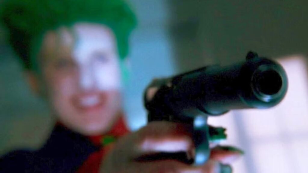 Este fracasso esquecido da TV da DC do início dos anos 2000 estava muito à frente do seu tempo.