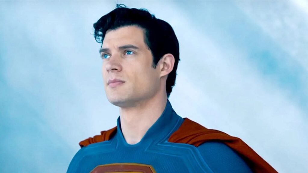 Projeções indicam que Superman ultrapassará a bilheteria do último filme da Marvel em apenas duas semanas.