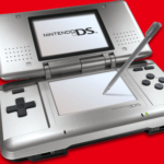 reescreva o título em português do brasil usando outras palavras: Why Is This Terrible Nintendo DS Game From 18 Years Ago Still One of Metacritic's Top-Ranked Games? E não acrescentar nenhum texto ou tag além do próprio texto traduzido