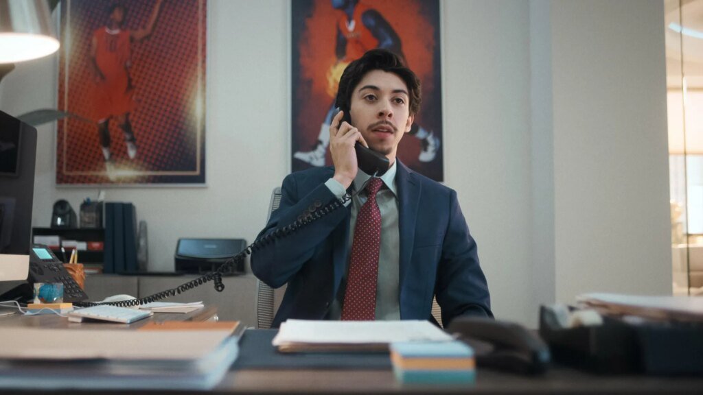 reescreva o título em português do brasil usando outras palavras: One of Netflix’s Best New Shows of 2025 Is Already Back for Season 2 (And You Can Watch Every Episode Right Now) E não acrescentar nenhum texto ou tag além do próprio texto traduzido