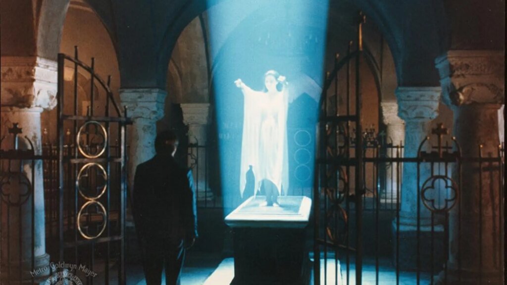 O filme de terror subestimado do diretor de O Massacre da Serra Elétrica agora está disponível no Prime Video