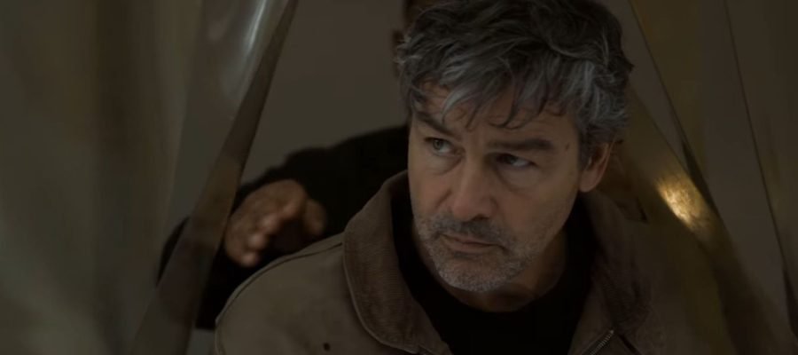 reescreva o título em português do brasil usando outras palavras: DC Fans Get Mad at 2026 Green Lantern Show Again as New Teaser Supports a Divisive Theory E não acrescentar nenhum texto ou tag além do próprio texto traduzido