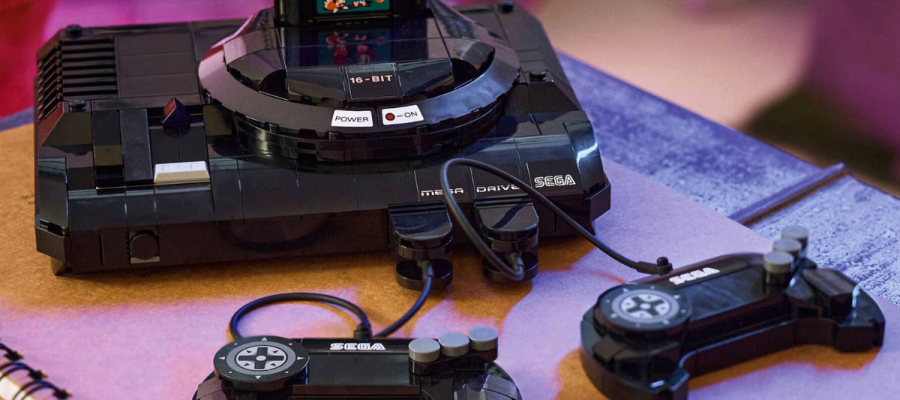 reescreva o título em portugues do brasil usando outras palavras: Sega Mega Drive ganha vida em versão LEGO com direito a cartucho e comandos E não acrescentar nenhum texto ou tag além do próprio texto traduzido