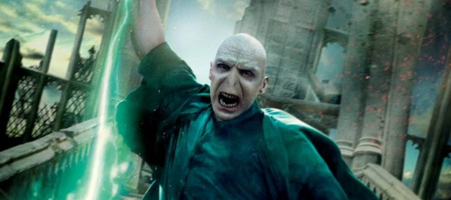 Ator de Harry Potter dá conselhos surpreendentemente úteis para o próximo Voldemort na série da HBO.