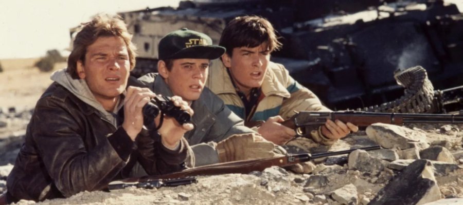 Filme de Ação Icônico dos Anos 80 Disponível Gratuitamente em Streaming (E Muito Superior ao Remake)