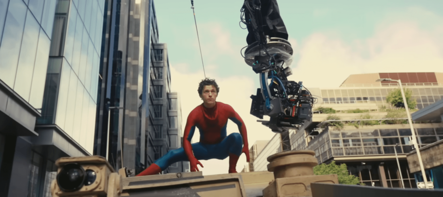 Homem-Aranha: Novíssimo Dia Tem Vídeo Oficial de Bastidores Divulgado com Tom Holland Fazendo Acrobacias
